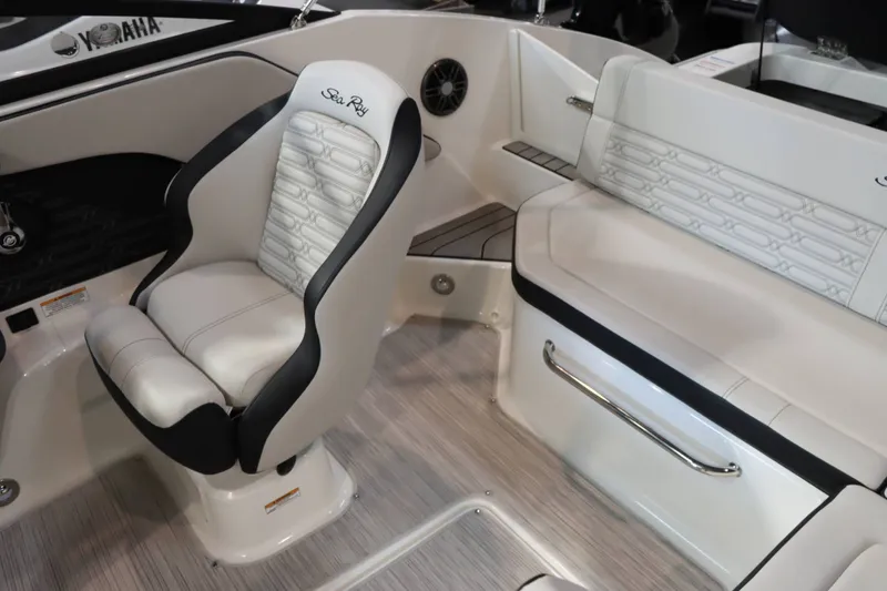 Slide: The Image of Sea Ray SPX 190 2025 - 14