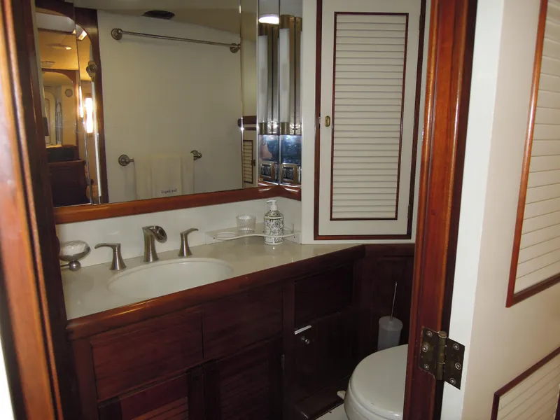 Slide: The Image of One of the guest heads - 18