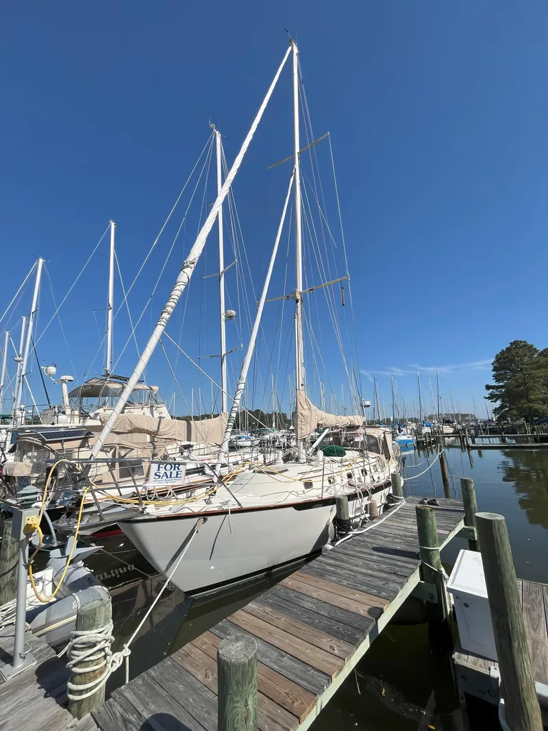 Slide: The Image of 1998 Pacific Seacraft 40 sailboat docked, for sale. - 4