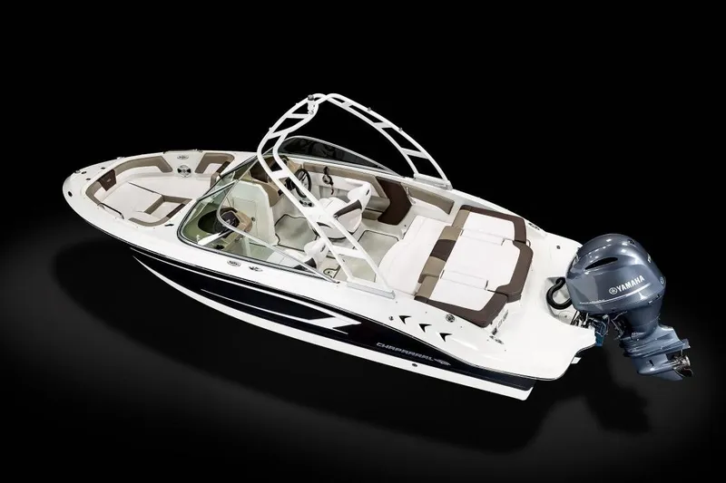 Slide: The Image of Chaparral 21 SSi OB 2026 with Yamaha outboard motor, interior view. - 15
