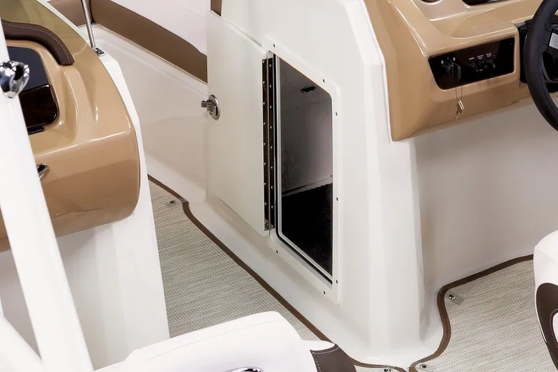 Slide: The Image of Interior view of Chaparral 21 SSi OB 2026 boat. - 6