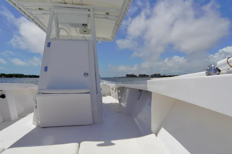 Slide: The Image of 1993 Ocean Runner 27 CC boat interior with ocean view and clear sky. - 10