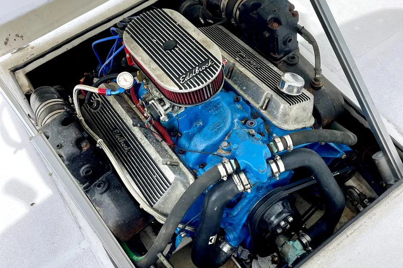 Slide: The Image of 1993 Ocean Runner 27 CC boat engine with Edelbrock components. - 22