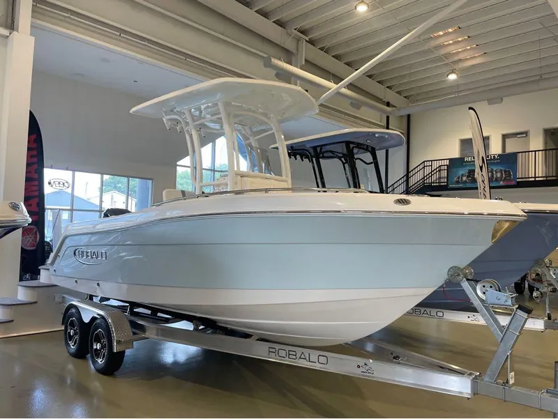 The Image of Robalo R222 2024 - 1