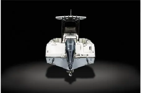 Slide: The Image of Robalo R222 2024 - 22