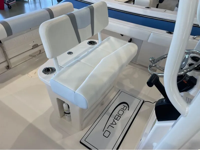 Slide: The Image of Robalo R222 2024 - 30