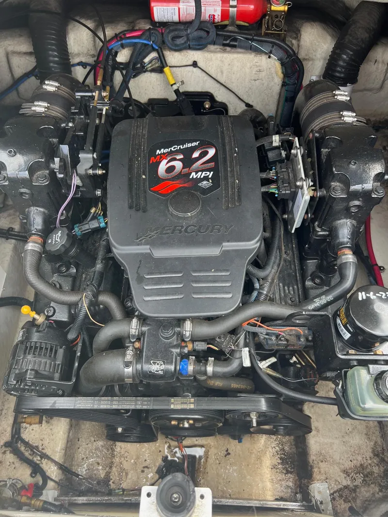 Slide: The Image of 2003 Sea Ray 270 boat engine, MerCruiser 6.2 MPI, detailed view. - 16