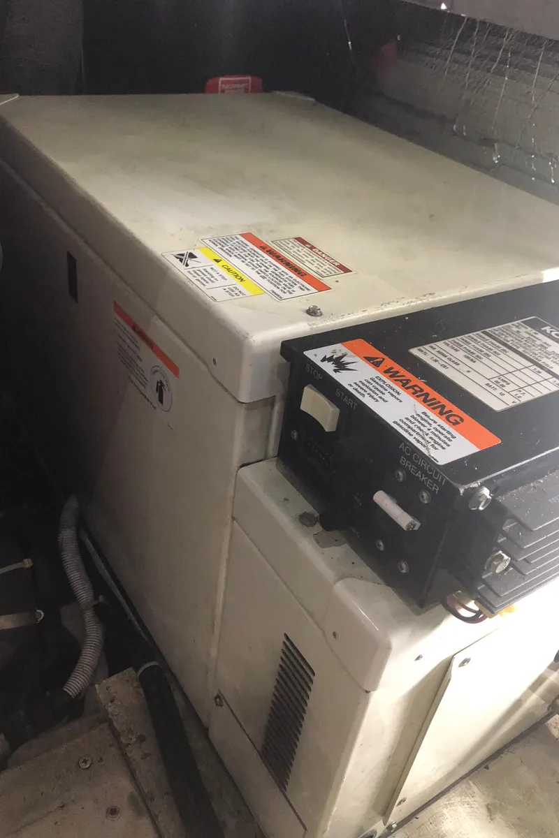 Slide: The Image of Carver 41 Cockpit Motor Yacht 2005 - 66