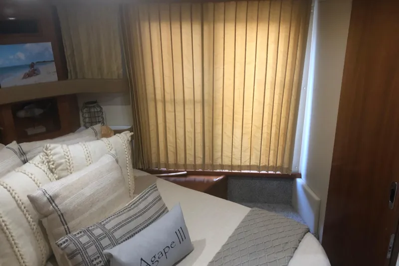 Slide: The Image of Carver Yachts 41 Cockpit Motor Yacht 2005 - 55