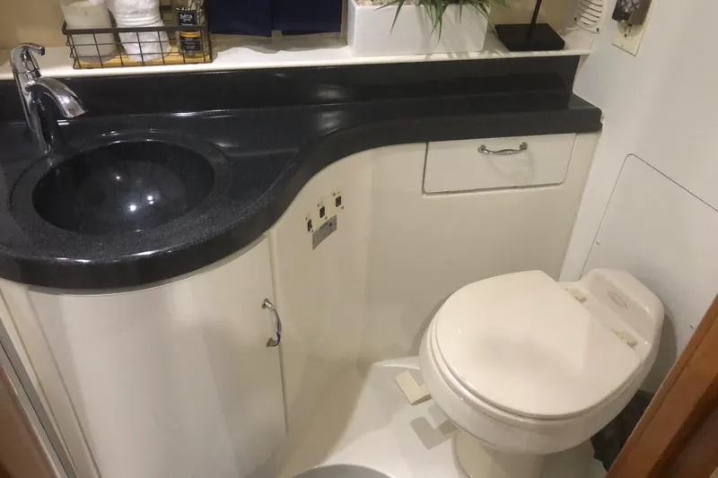 Slide: The Image of Carver Yachts 41 Cockpit Motor Yacht 2005 - 59