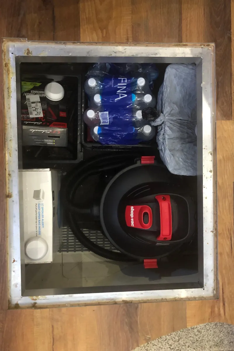 Slide: The Image of Carver Yachts 41 Cockpit Motor Yacht 2005 - 67