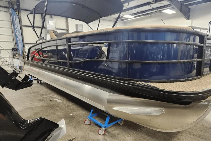 Slide: The Image of Barletta LUSSO23UC 2025 - 2