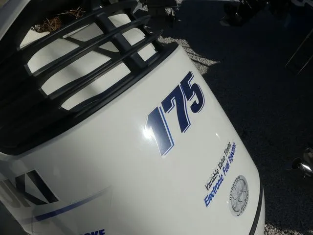 Slide: The Image of Stingray 212 SC 2016 - 5