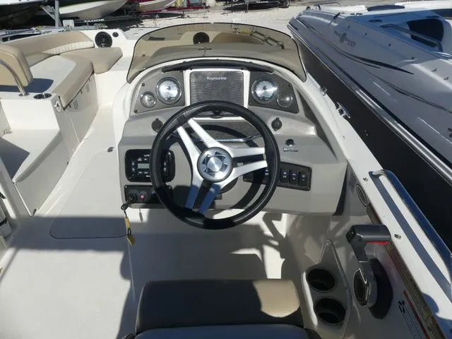 Slide: The Image of Stingray 212 SC 2016 - 8