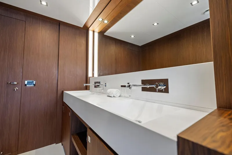 Slide: The Image of Riva 88' Domino Super 2016 - 75