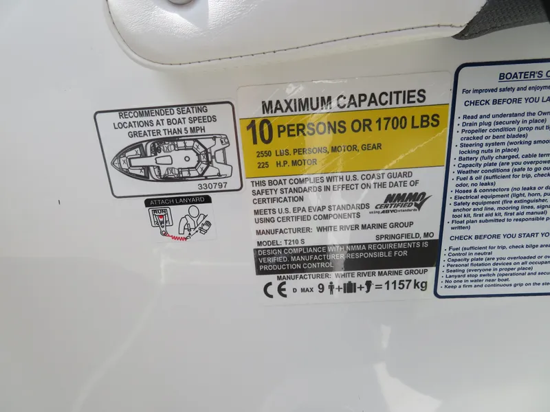 Slide: The Image of 2022 Tahoe 210 S Limited boat capacity label, max 10 persons or 1700 lbs. - 10