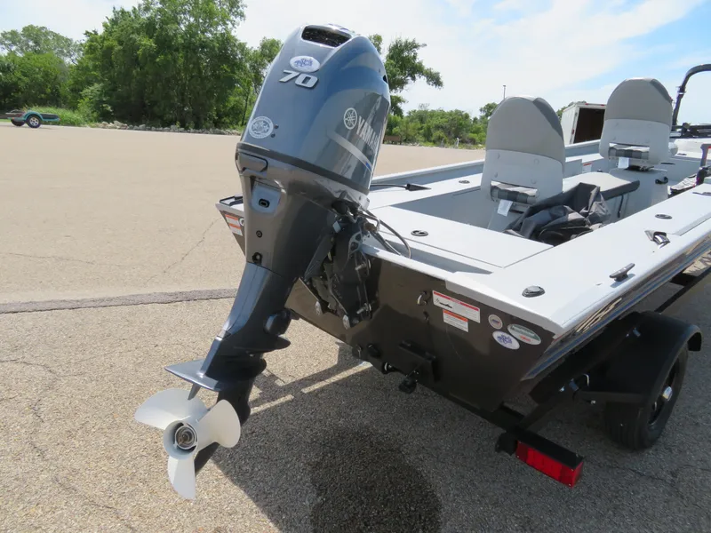 Slide: The Image of 2023 G3 Sportsman 1610 SS boat with Yamaha 70 outboard motor. - 8