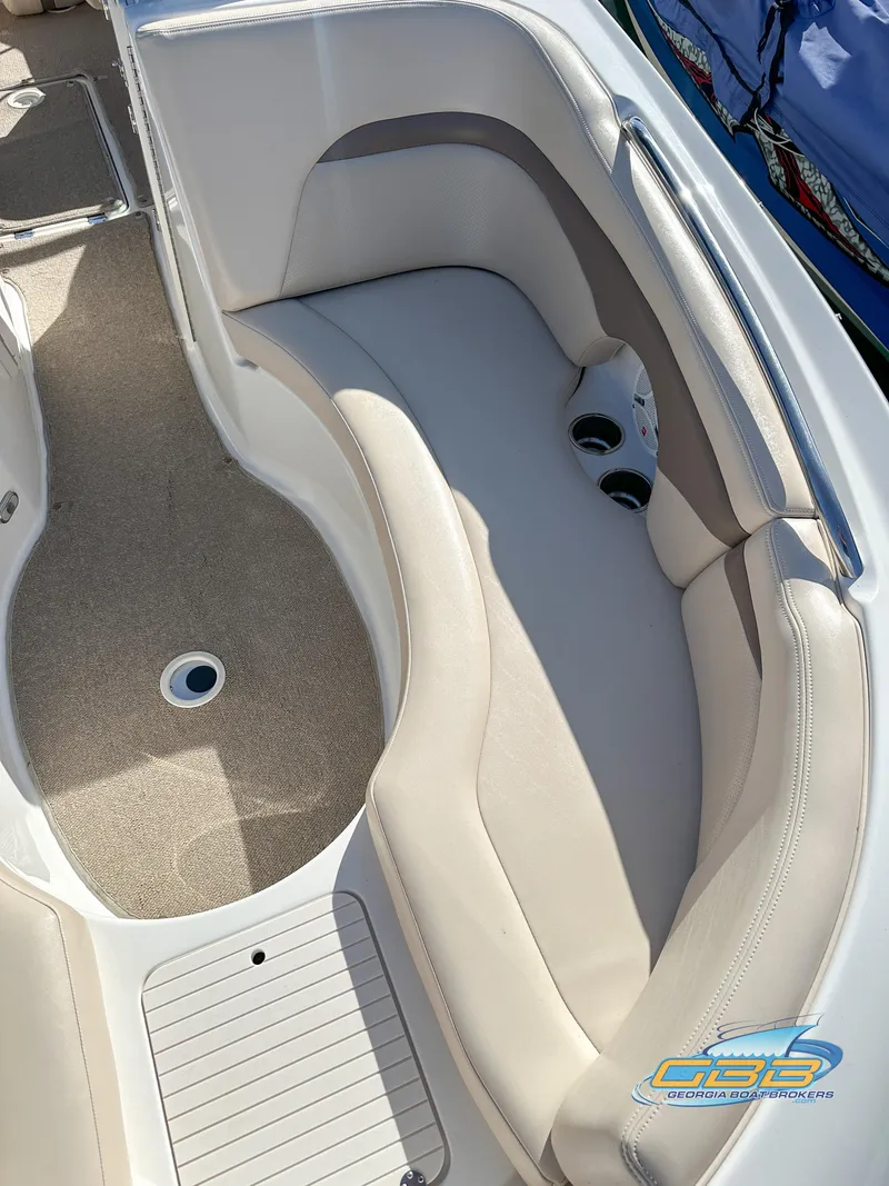 Slide: The Image of 2006 Chaparral Sunesta 236 boat interior seating area. - 19