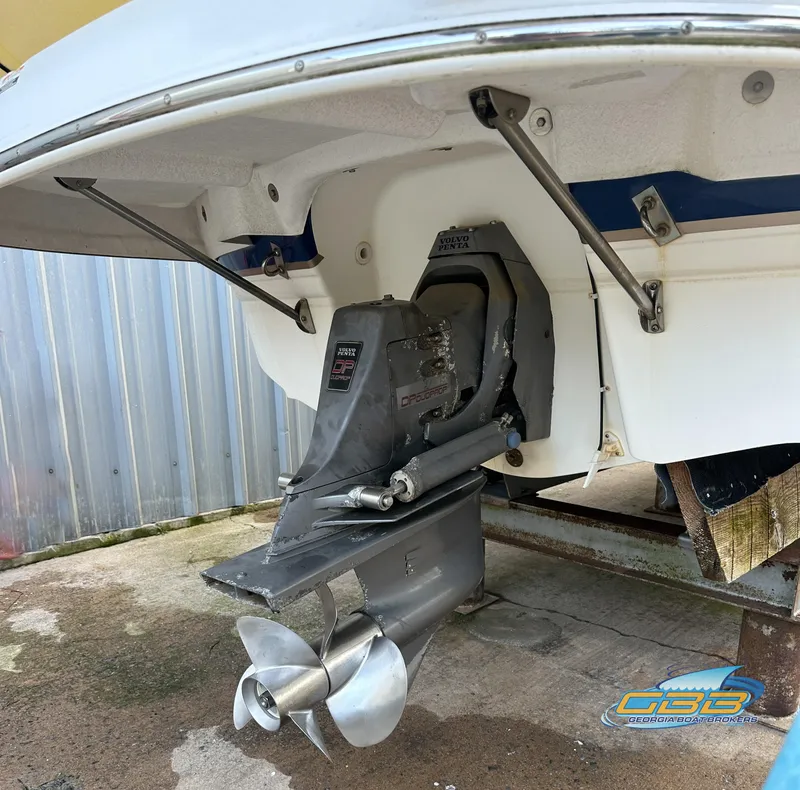 Slide: The Image of 2006 Chaparral Sunesta 236 boat stern drive and propeller. - 38