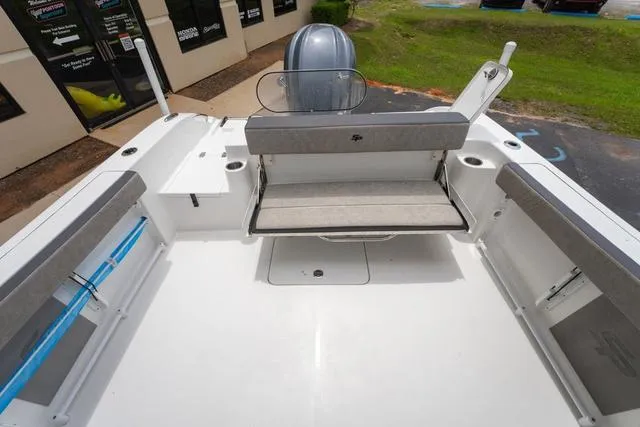 Slide: The Image of Sea Pro 240 Dual Console 2024 - 11