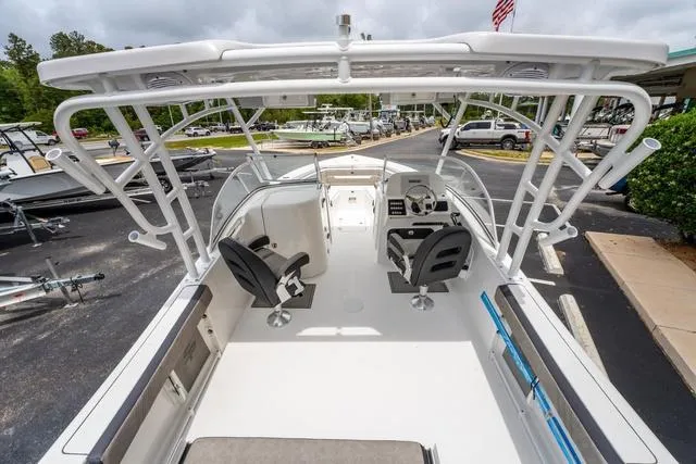Slide: The Image of Sea Pro 240 Dual Console 2024 - 12