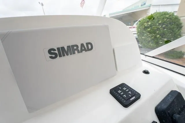 Slide: The Image of Sea Pro 240 Dual Console 2024 - 15