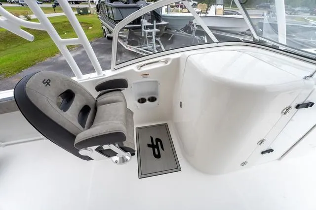 Slide: The Image of Sea Pro 240 Dual Console 2024 - 17