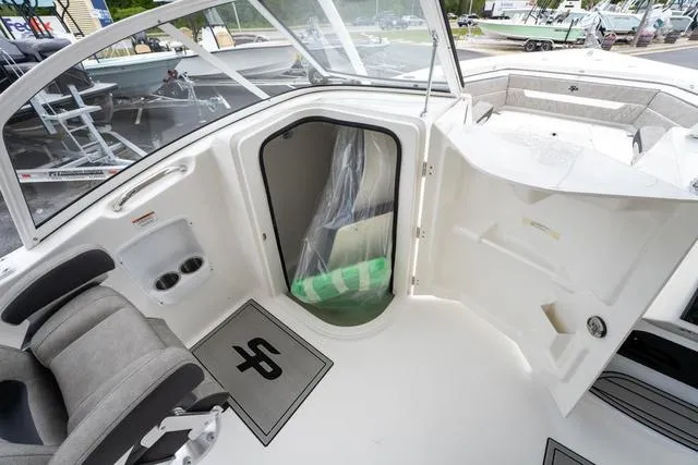 Slide: The Image of Sea Pro 240 Dual Console 2024 - 18