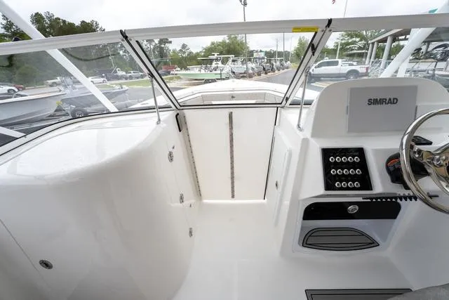Slide: The Image of Sea Pro 240 Dual Console 2024 - 20