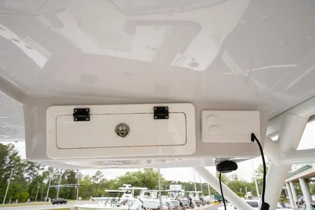 Slide: The Image of Sea Pro 240 Dual Console 2024 - 25