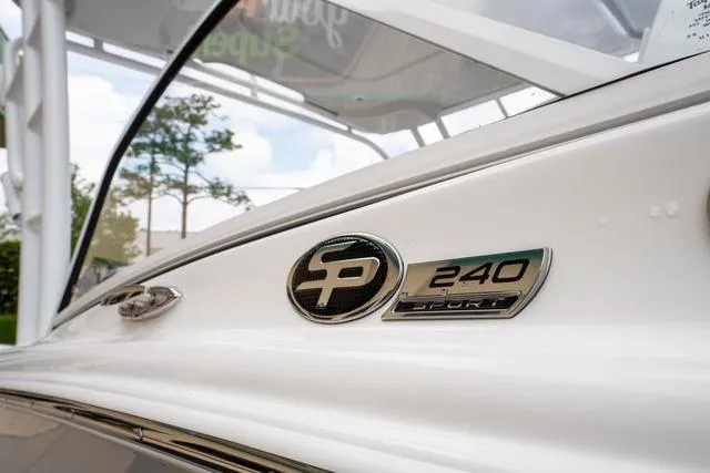 Slide: The Image of Sea Pro 240 Dual Console 2024 - 8