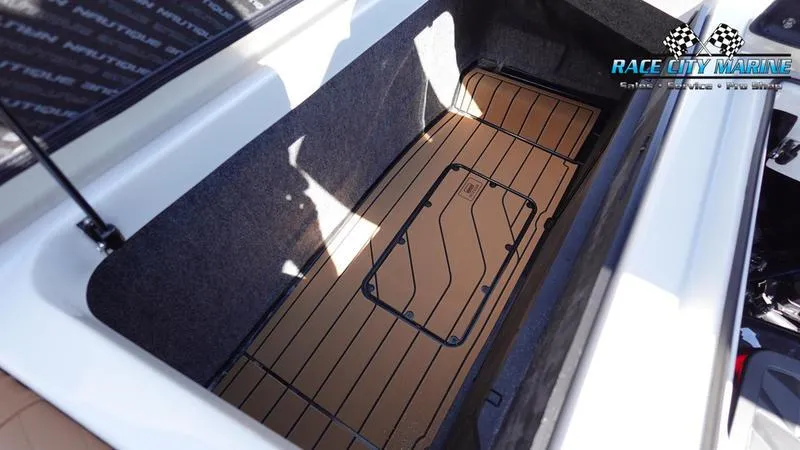 Slide: The Image of Super Air Nautique G23 - 20