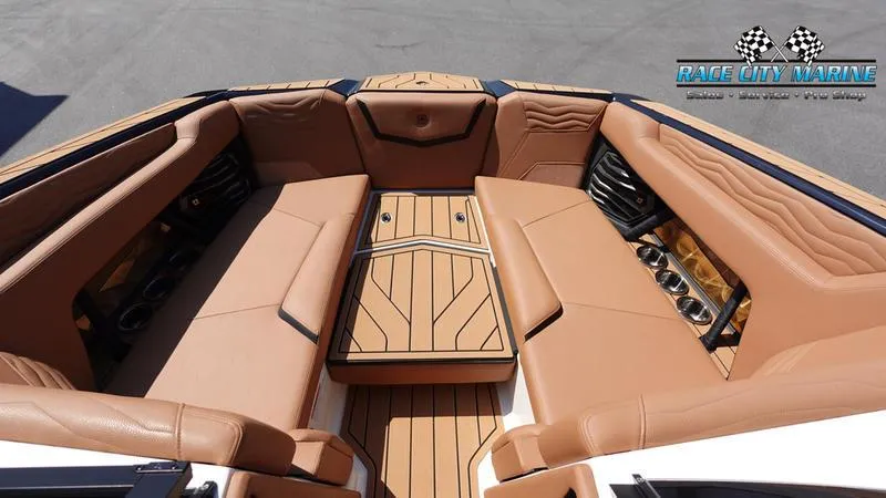 Slide: The Image of Super Air Nautique G23 - 24