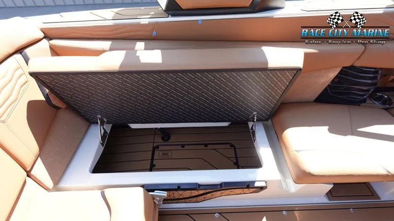 Slide: The Image of Super Air Nautique G23 - 25