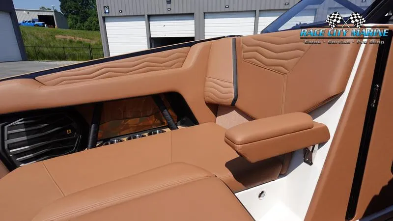 Slide: The Image of Super Air Nautique G23 - 28