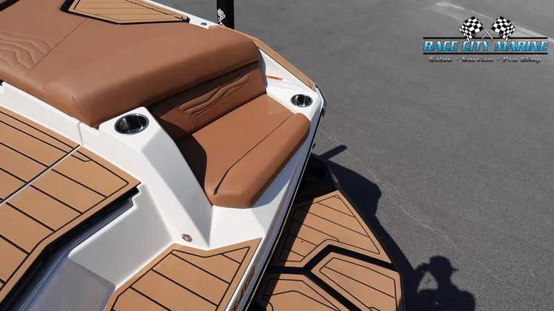 Slide: The Image of Super Air Nautique G23 - 32