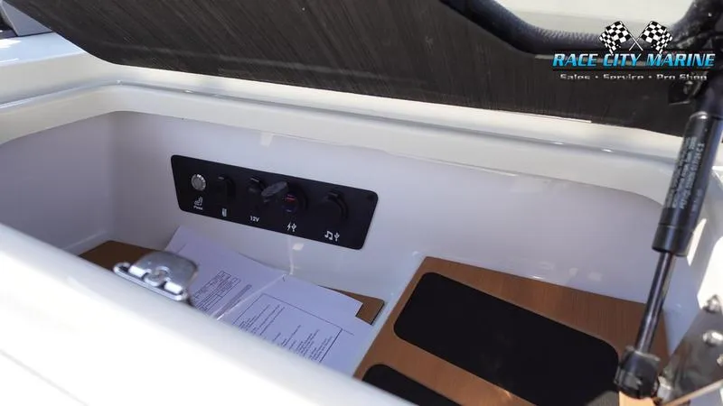 Slide: The Image of Super Air Nautique G23 - 34