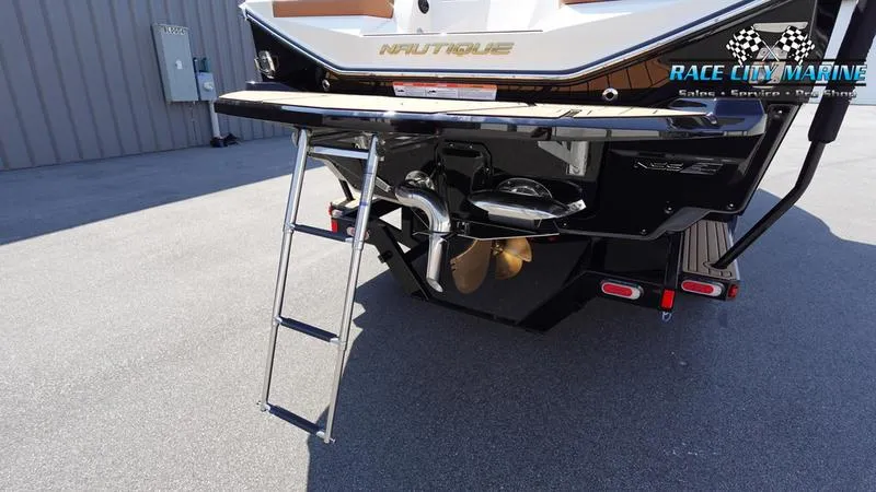 Slide: The Image of Super Air Nautique G23 - 37