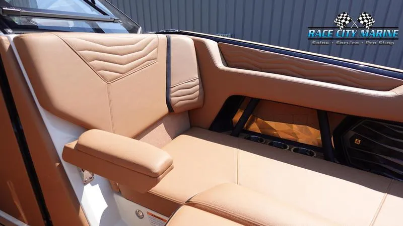 Slide: The Image of Super Air Nautique G23 - 40