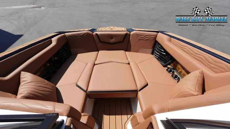 Slide: The Image of Super Air Nautique G23 - 46