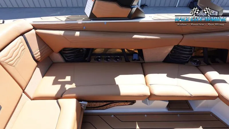 Slide: The Image of Super Air Nautique G23 - 50