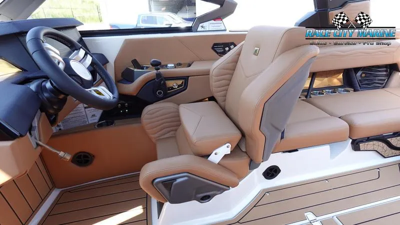 Slide: The Image of Super Air Nautique G23 - 52