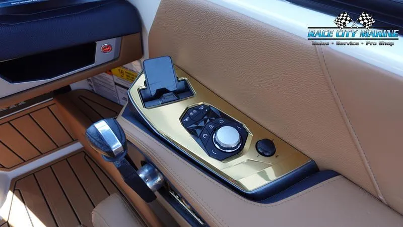 Slide: The Image of Super Air Nautique G23 - 9