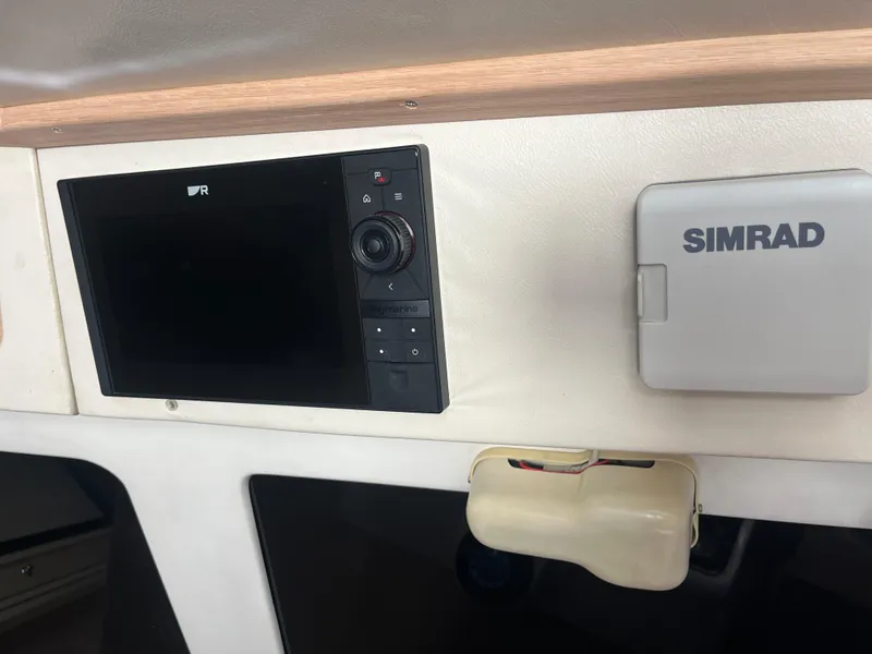 Slide: The Image of Navigation system in 1997 Riviera 43 Open Flybridge. - 32