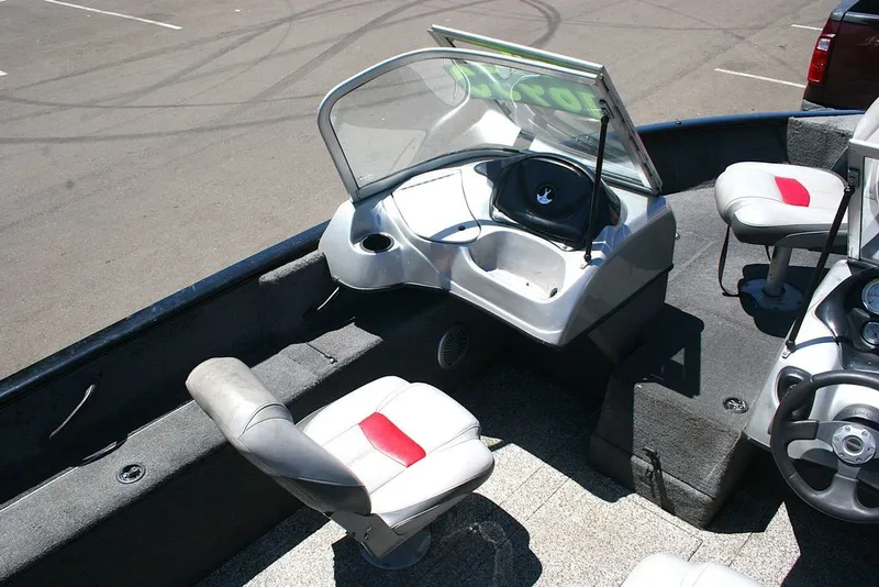 Slide: The Image of Tracker® Boats Pro Guide V-175 WT 2014 - 5