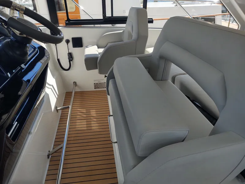 Slide: The Image of Total Chaos 9 Helm seats  - 9