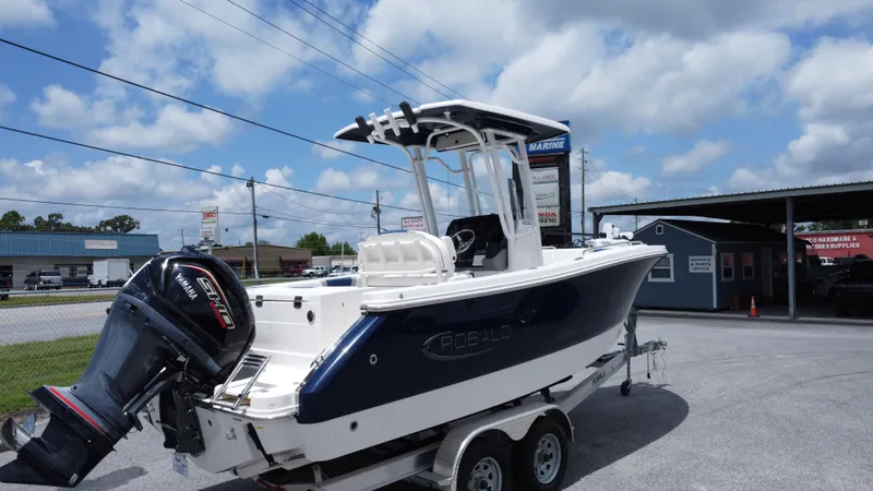 Slide: The Image of Robalo R230 Center Console 2024 - 4