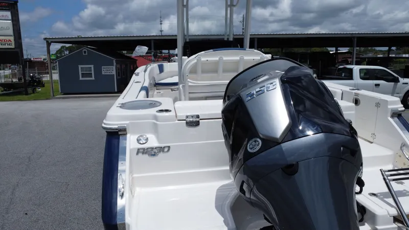 Slide: The Image of Robalo R230 Center Console 2024 - 6