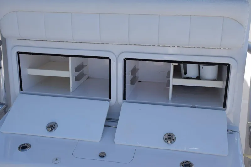 Slide: The Image of Tackle storage in backrest of rear facing seat - 21