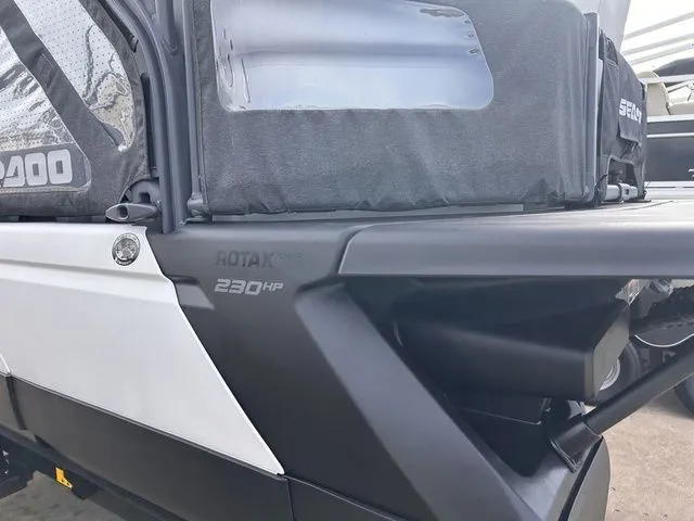 Slide: The Image of Sea-Doo Switch Sport 21 2024 - 5